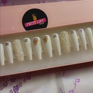 Beautiful hand-crafted press on nails with   designer logo